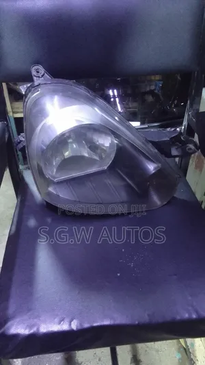 Diahatsu Mira Headlight