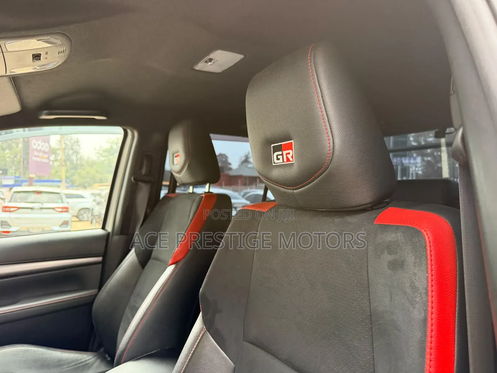 Toyota Hilux 2022 White
