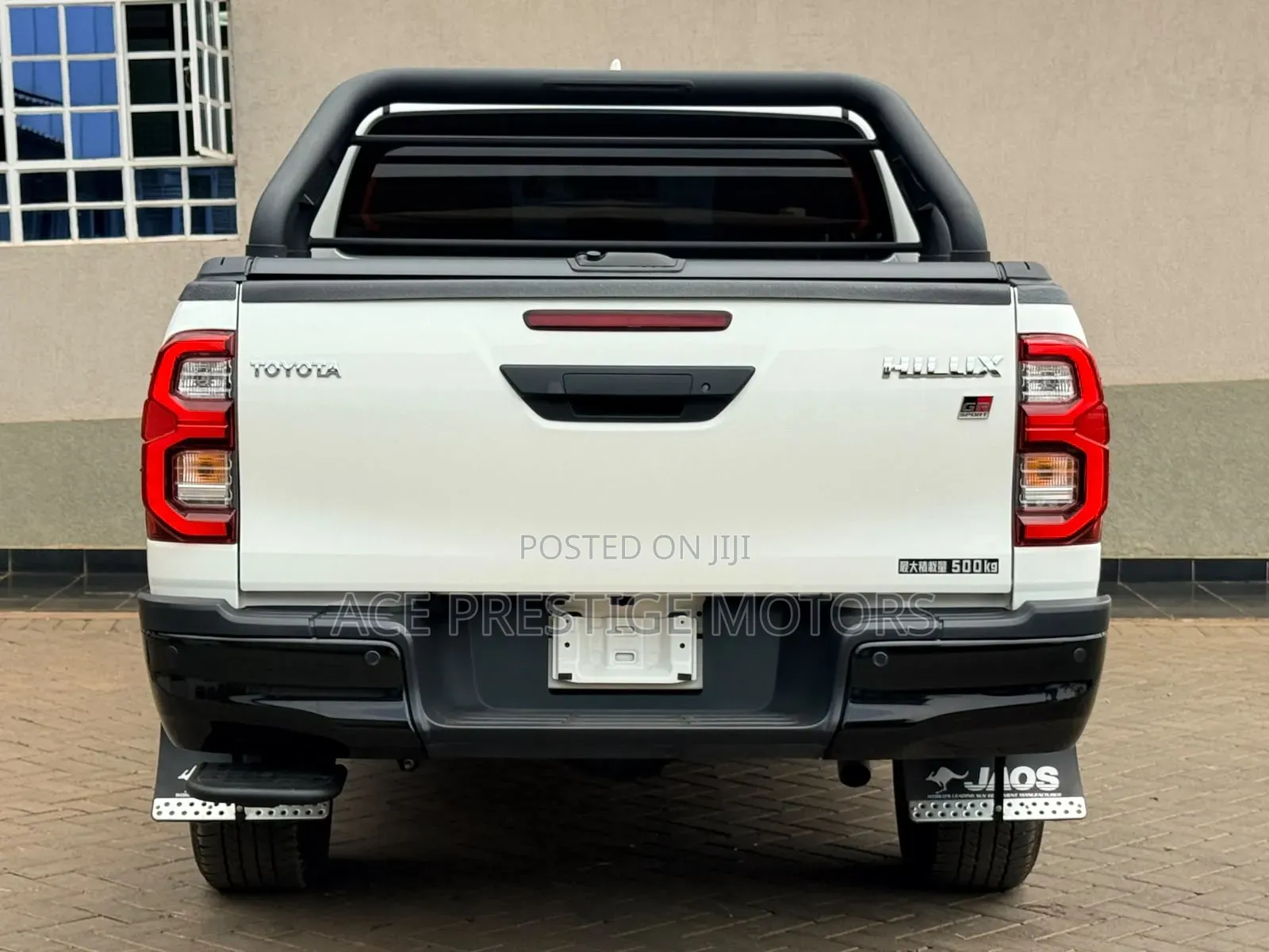 Toyota Hilux 2022 White