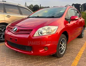 Toyota Auris 2010 Red