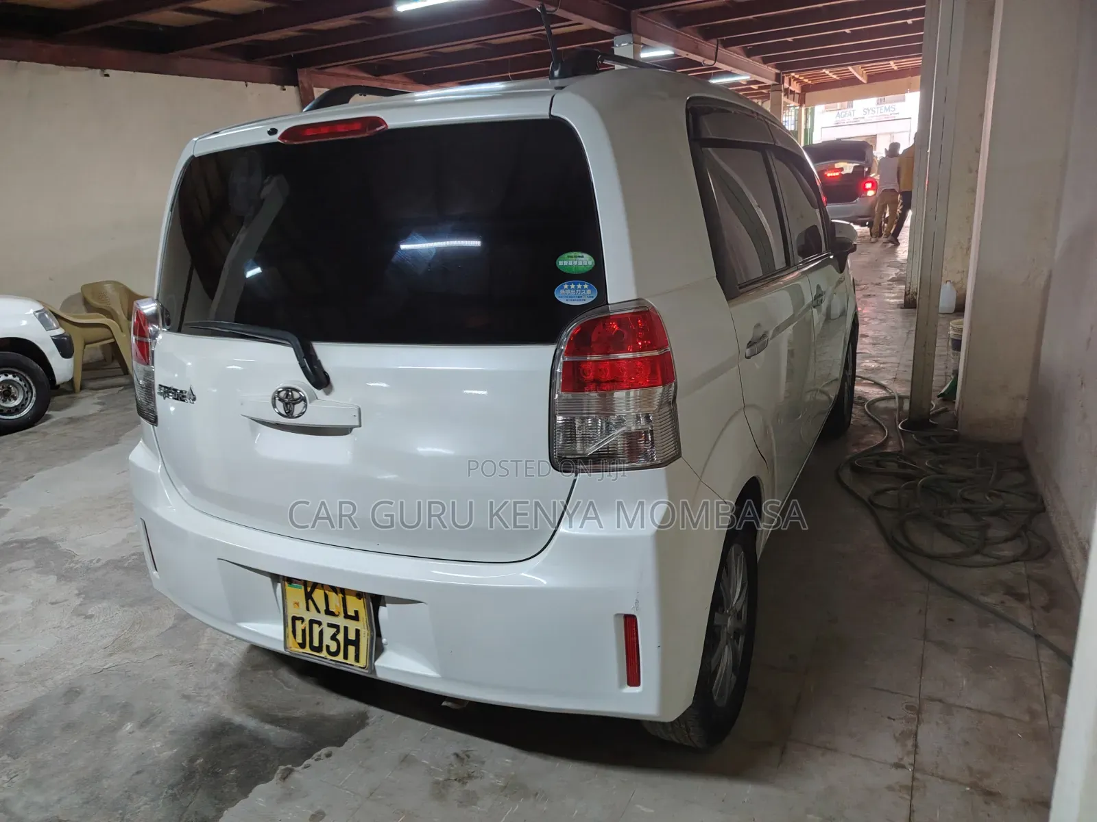 Toyota Spade 2016 White