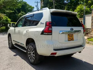 Toyota Land Cruiser Prado 2021 Off white