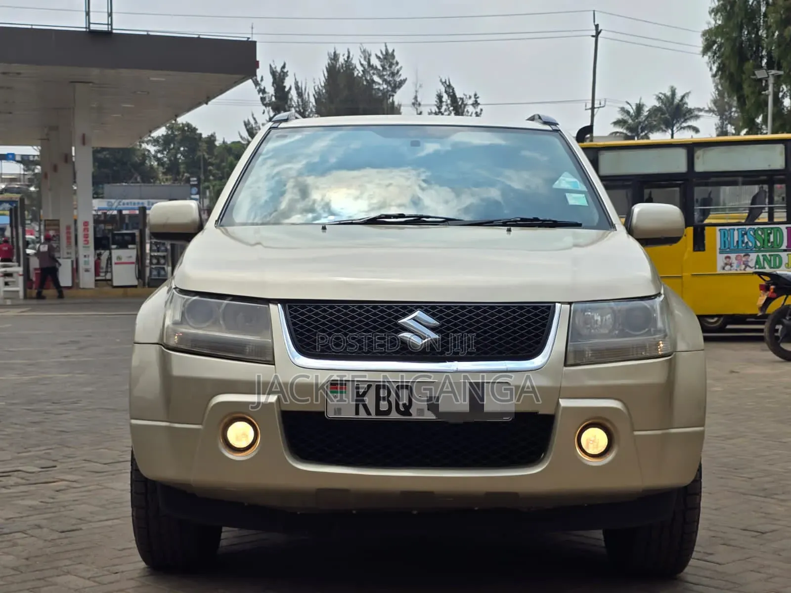 Suzuki Escudo 2008 Gold