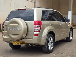Suzuki Escudo 2008 Gold