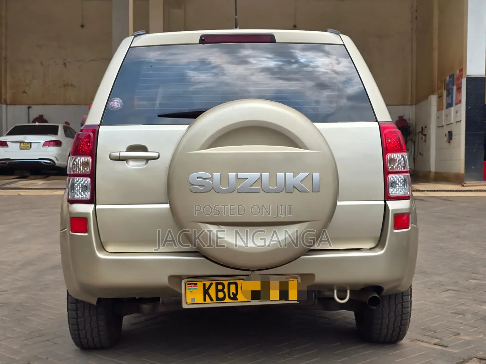 Suzuki Escudo 2008 Gold