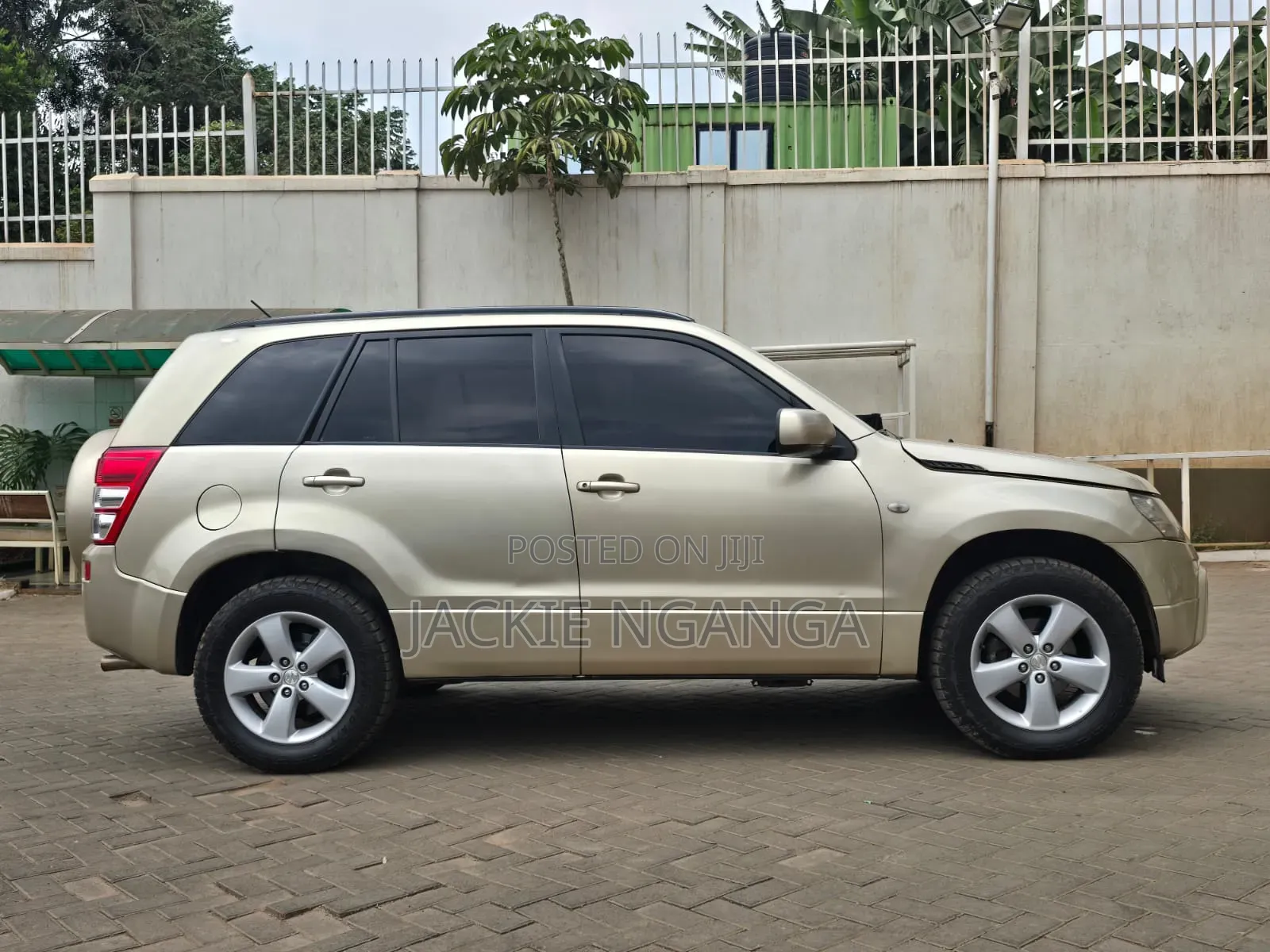 Suzuki Escudo 2008 Gold
