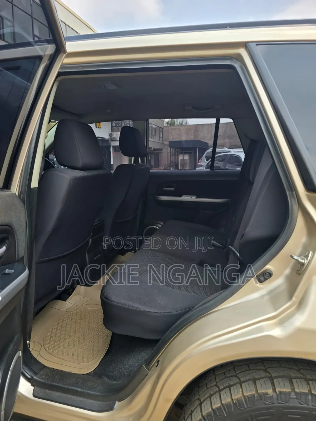 Suzuki Escudo 2008 Gold