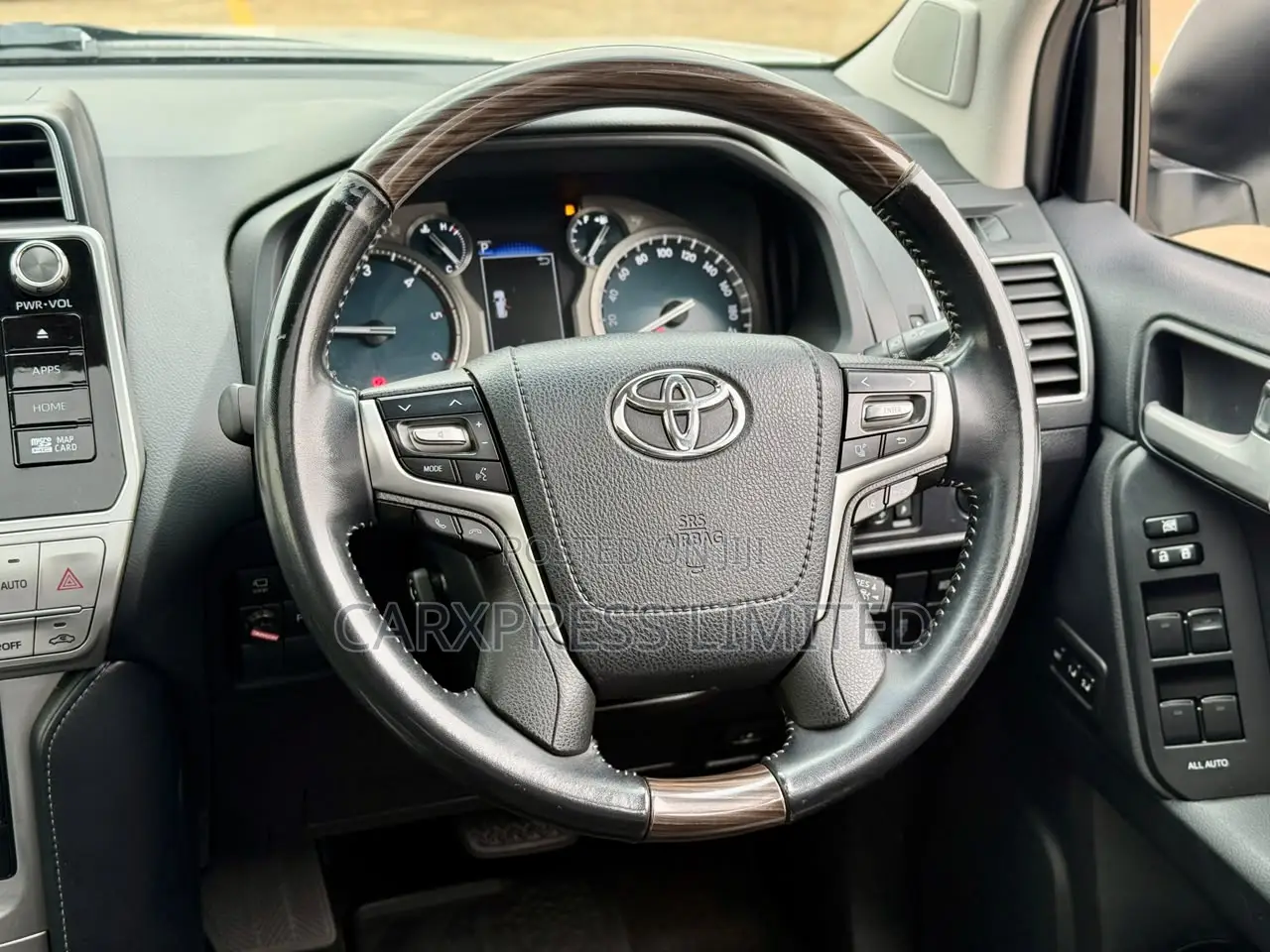 Toyota Land Cruiser Prado 2.8 2020 White