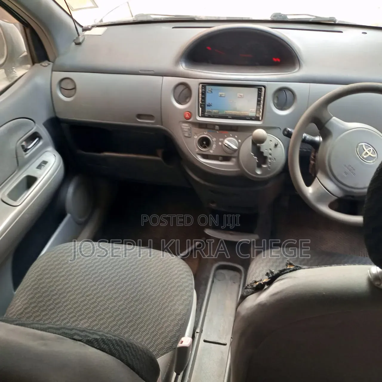 Toyota Sienta 2010 White