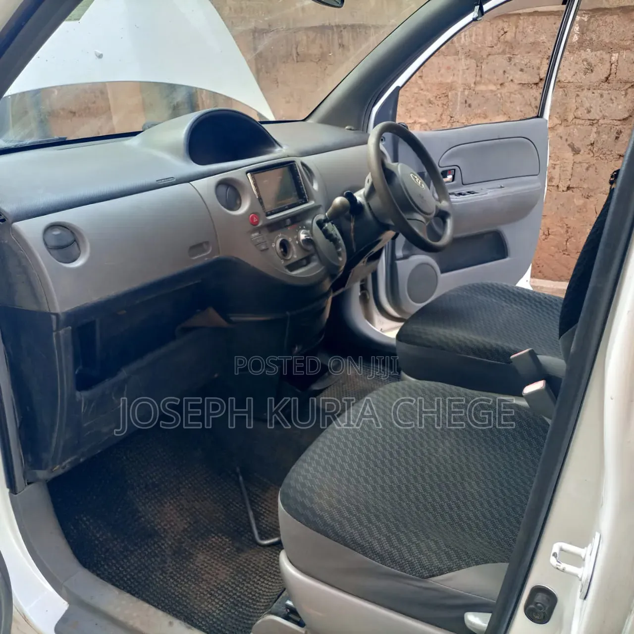 Toyota Sienta 2010 White