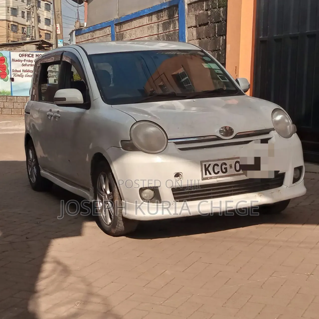 Toyota Sienta 2010 White