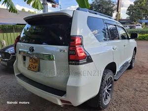Toyota Land Cruiser Prado 2018 White