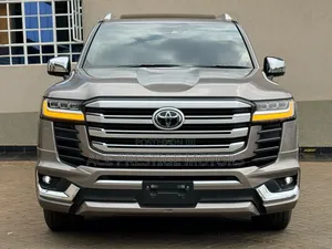 Toyota Land Cruiser 2022 Gold