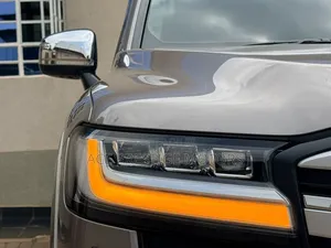 Toyota Land Cruiser 2022 Gold