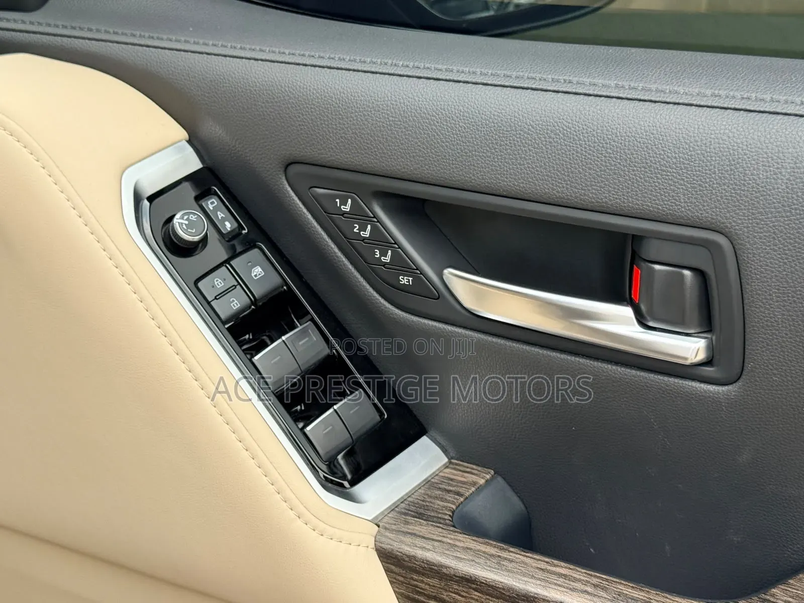 Toyota Land Cruiser 2022 Gold