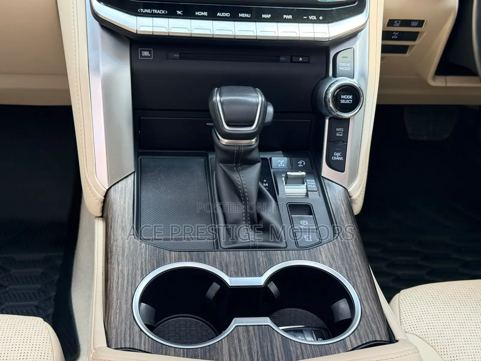 Toyota Land Cruiser 2022 Gold