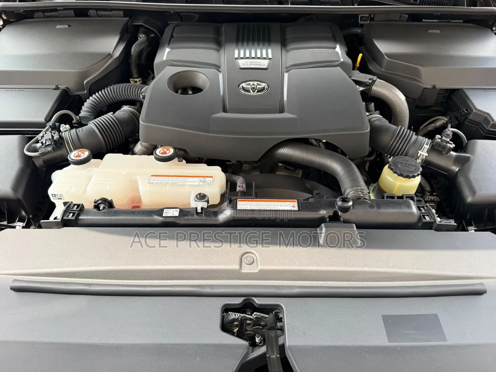 Toyota Land Cruiser 2022 Gold