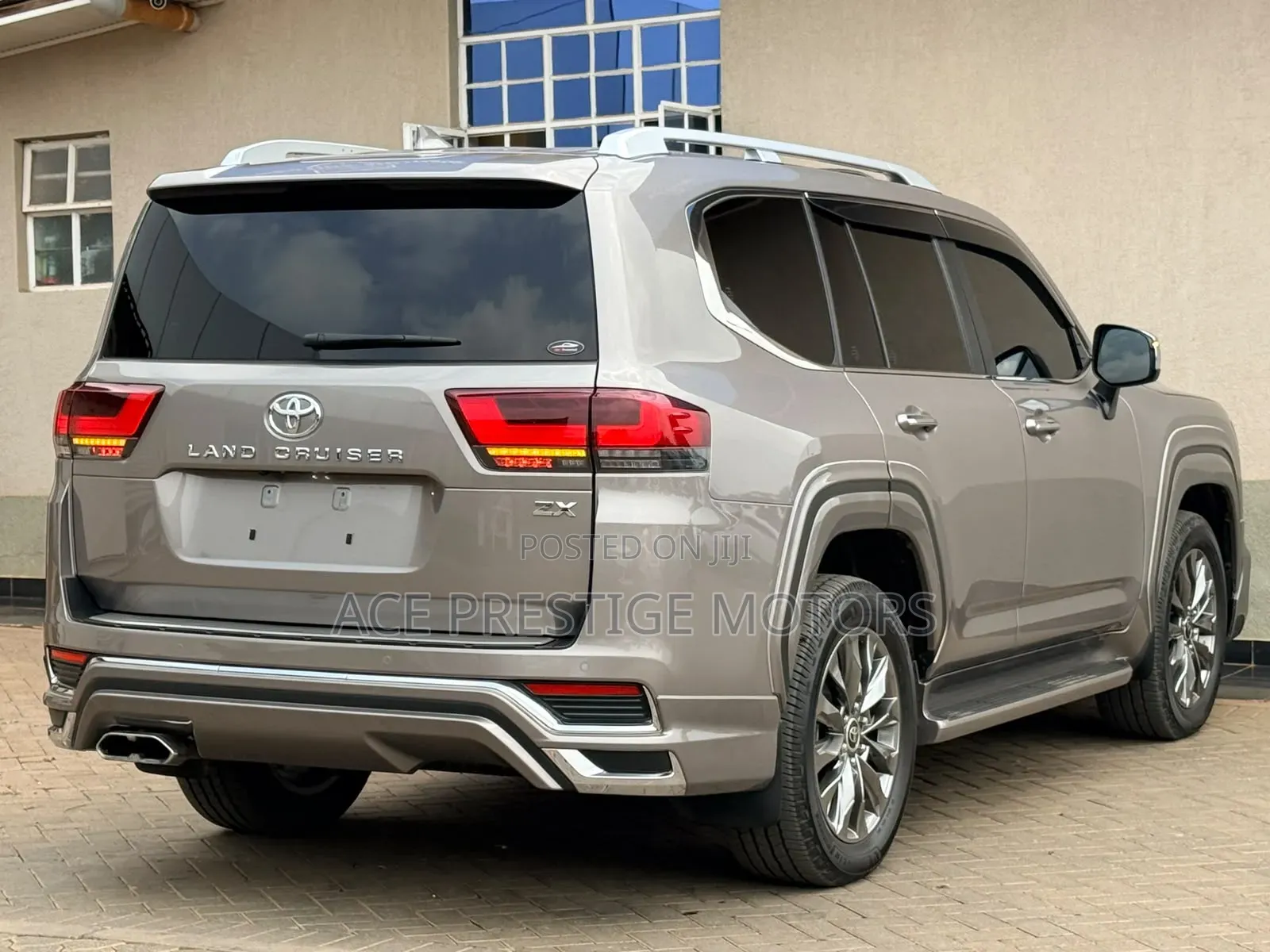 Toyota Land Cruiser 2022 Gold