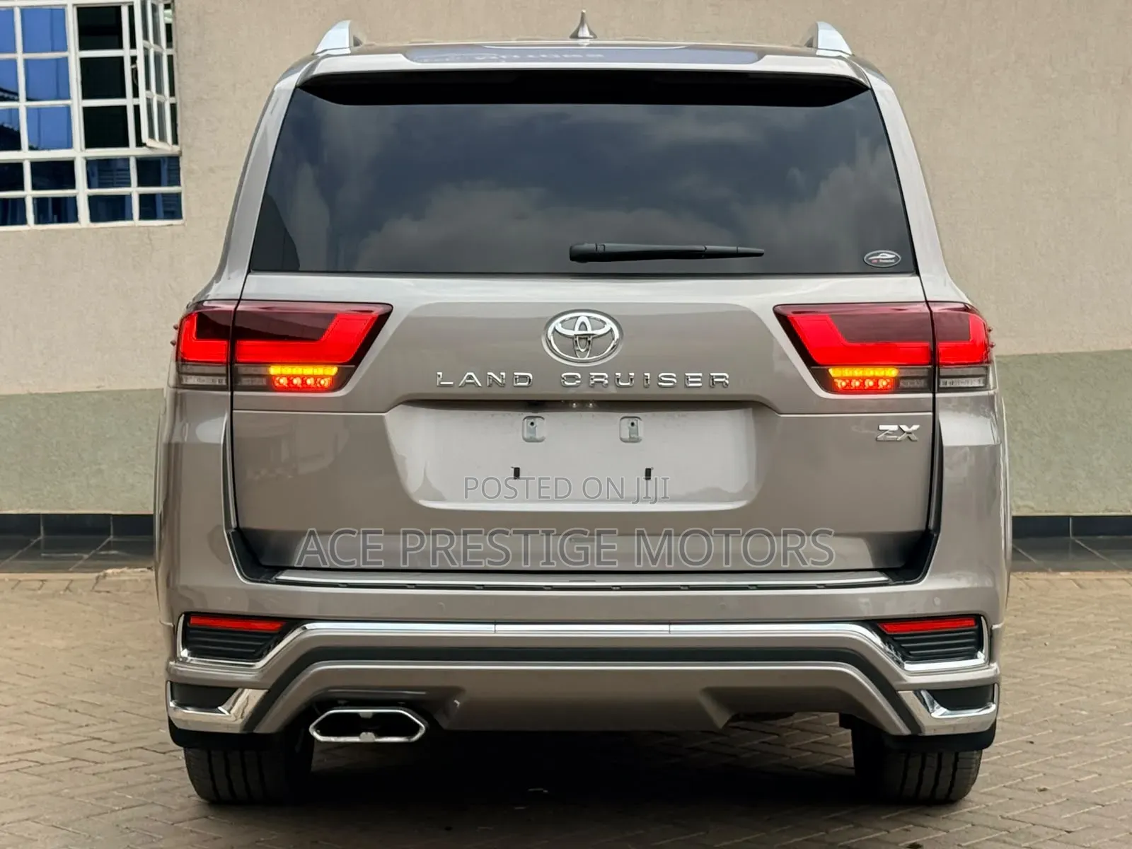 Toyota Land Cruiser 2022 Gold