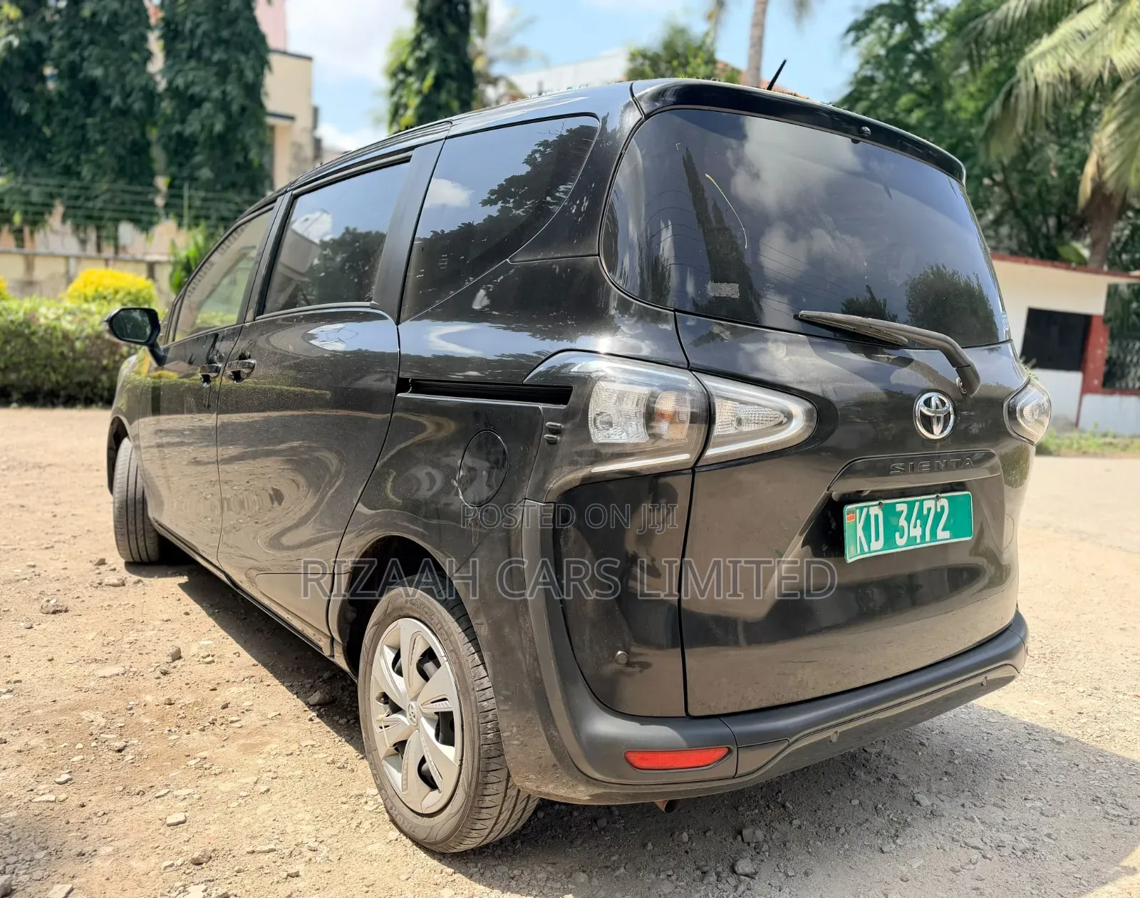 Toyota Sienta 2019