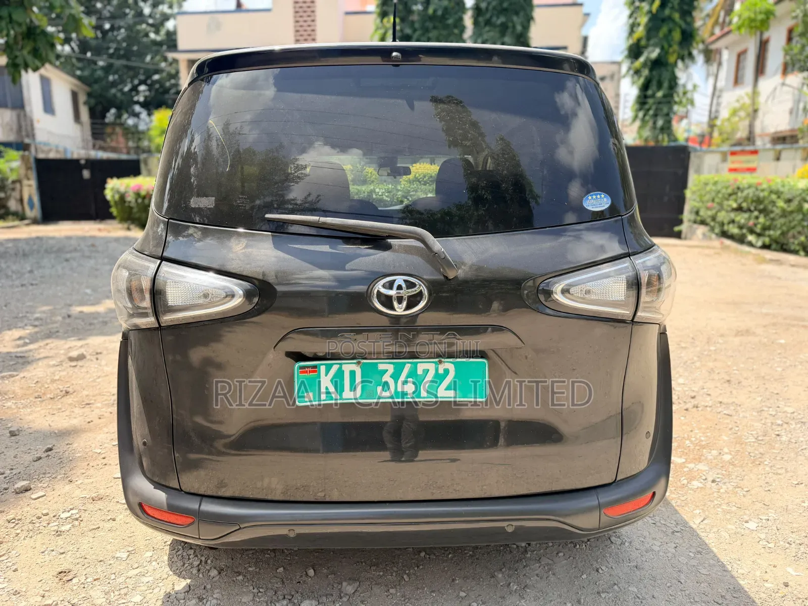 Toyota Sienta 2019