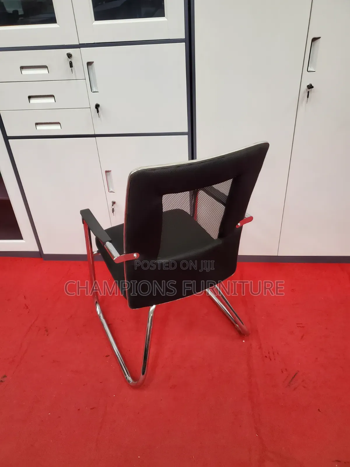 Black Sled Base Visitors Chair