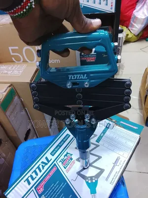 TOTAL Folding Hand Riveter (32-Inch).