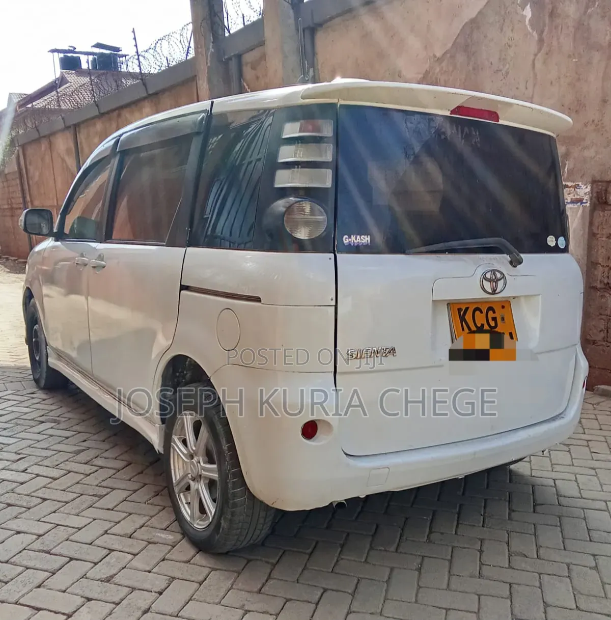 Toyota Sienta 2010 White
