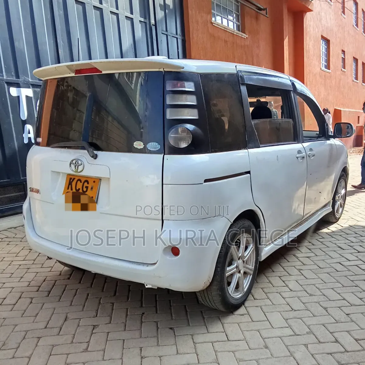Toyota Sienta 2010 White