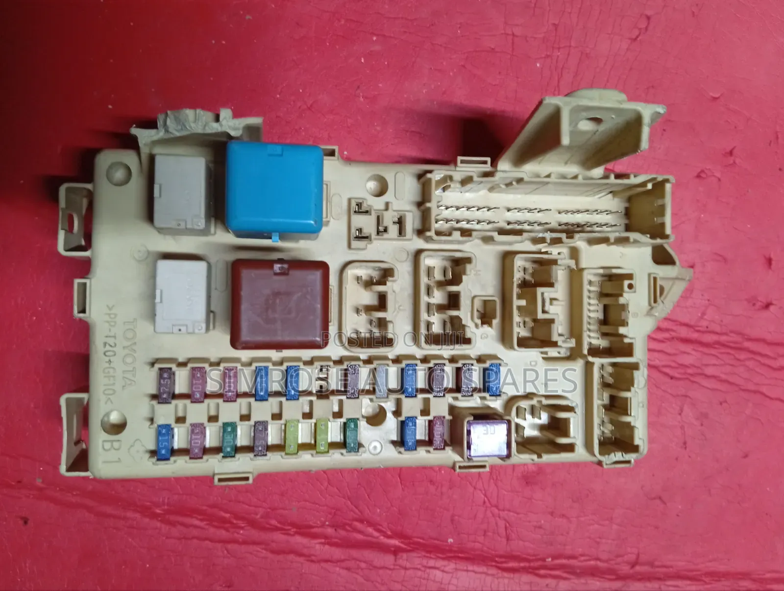 FuseBox Toyota Isis