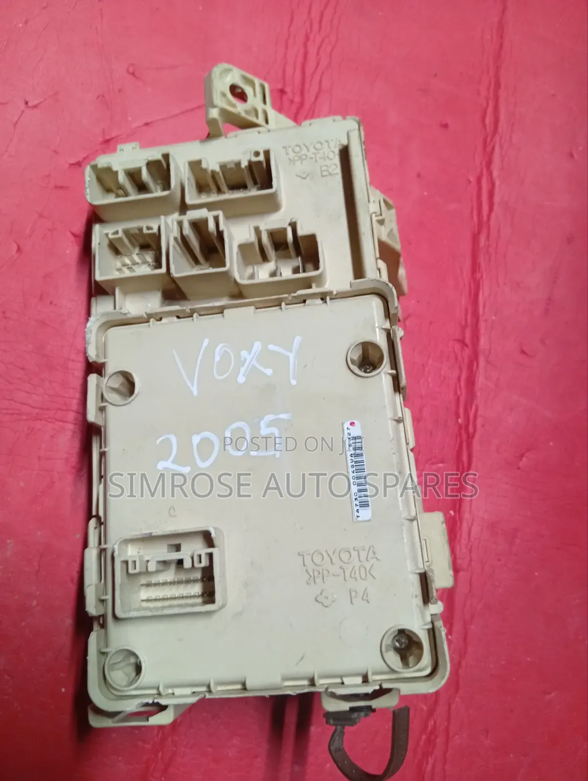 FuseBox Toyota Voxy 2005