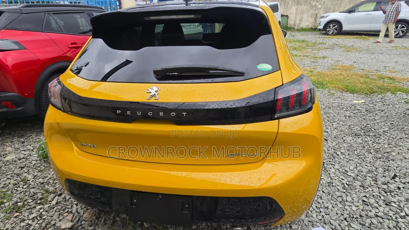 Peugeot 208 2021 Yellow