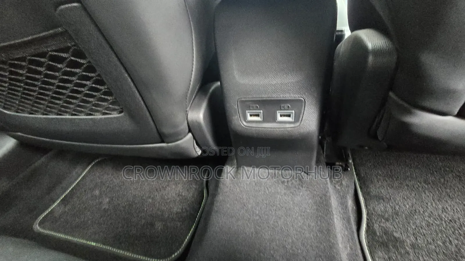 Peugeot 208 2021 Yellow