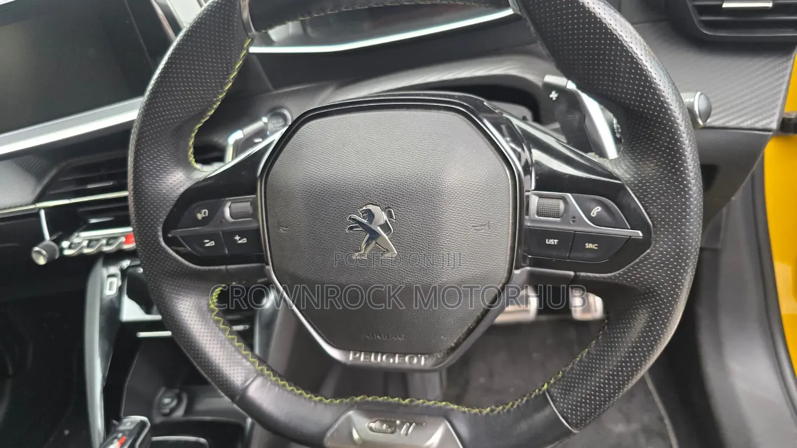 Peugeot 208 2021 Yellow