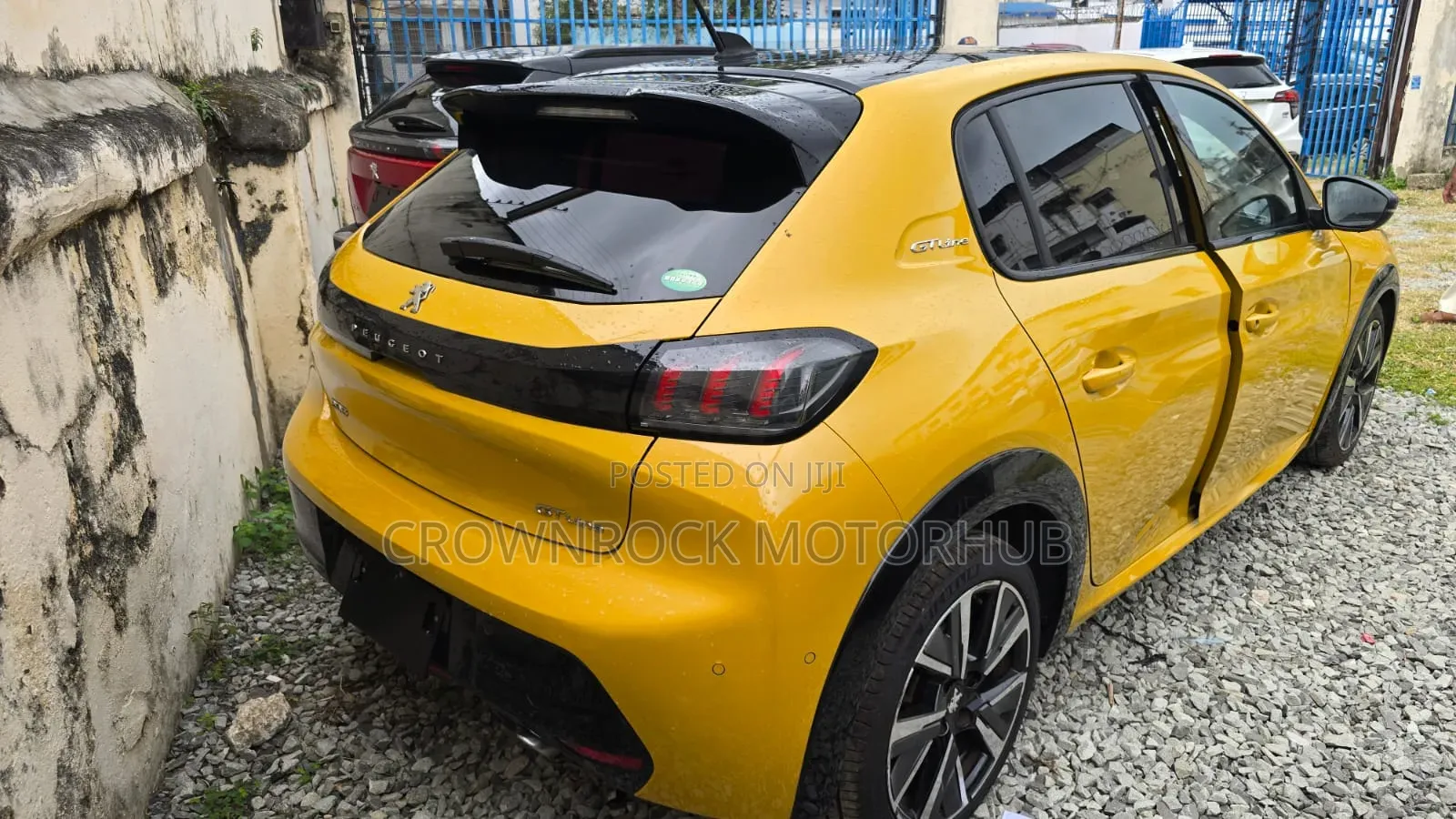 Peugeot 208 2021 Yellow