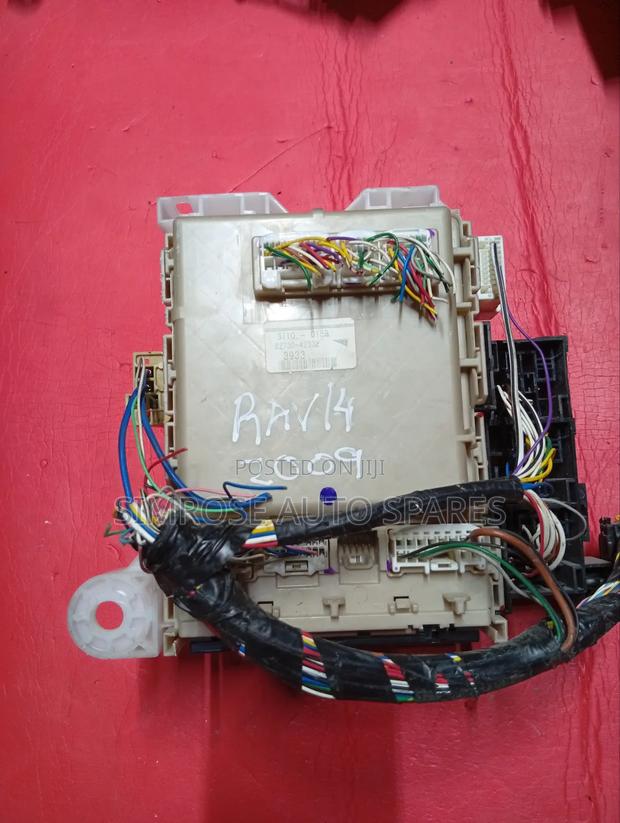 FuseBox Rav 4 2009