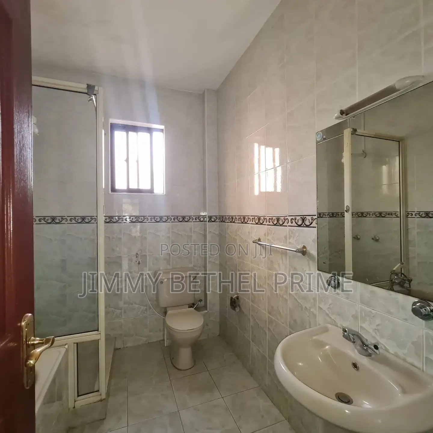3bdrm Apartment in Raphta Road Area for rent