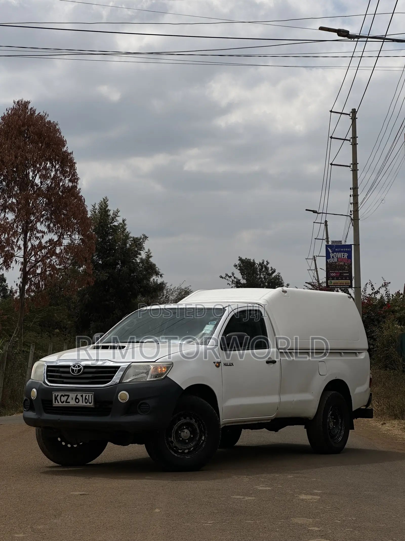 Toyota Hilux 2013 White