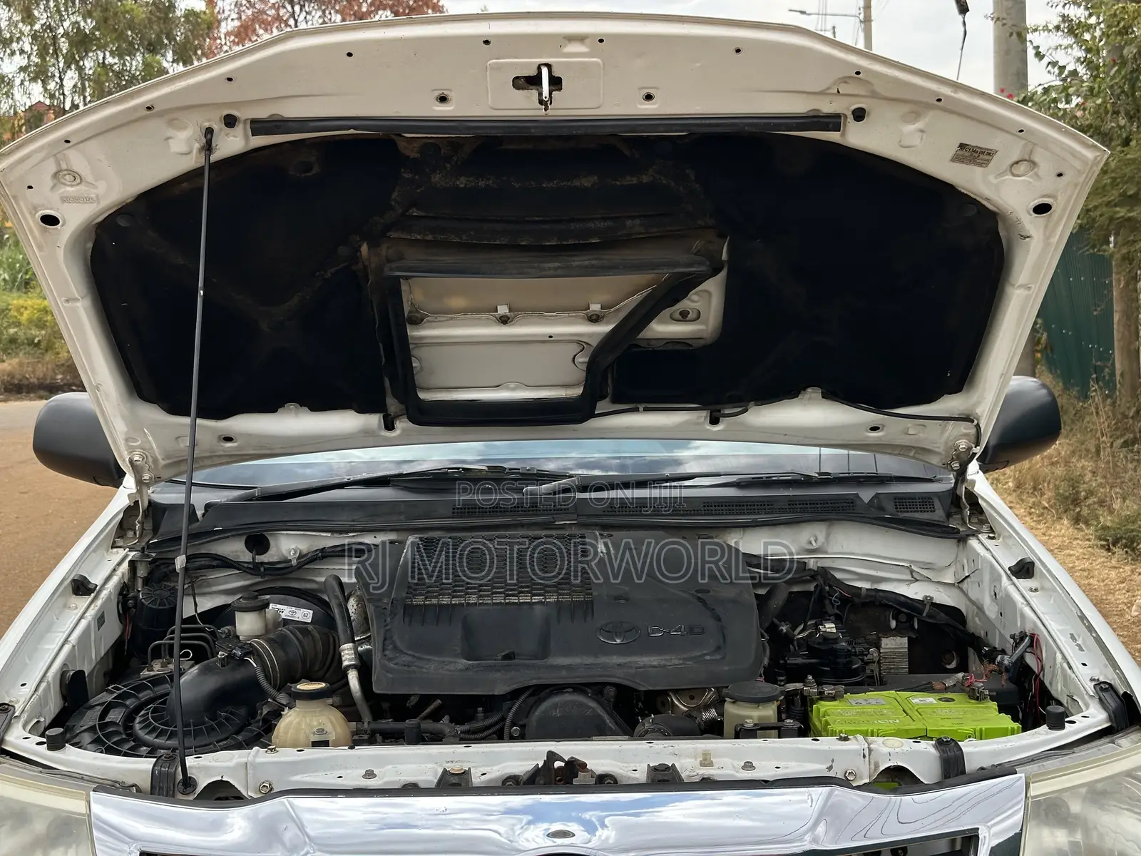 Toyota Hilux 2013 White