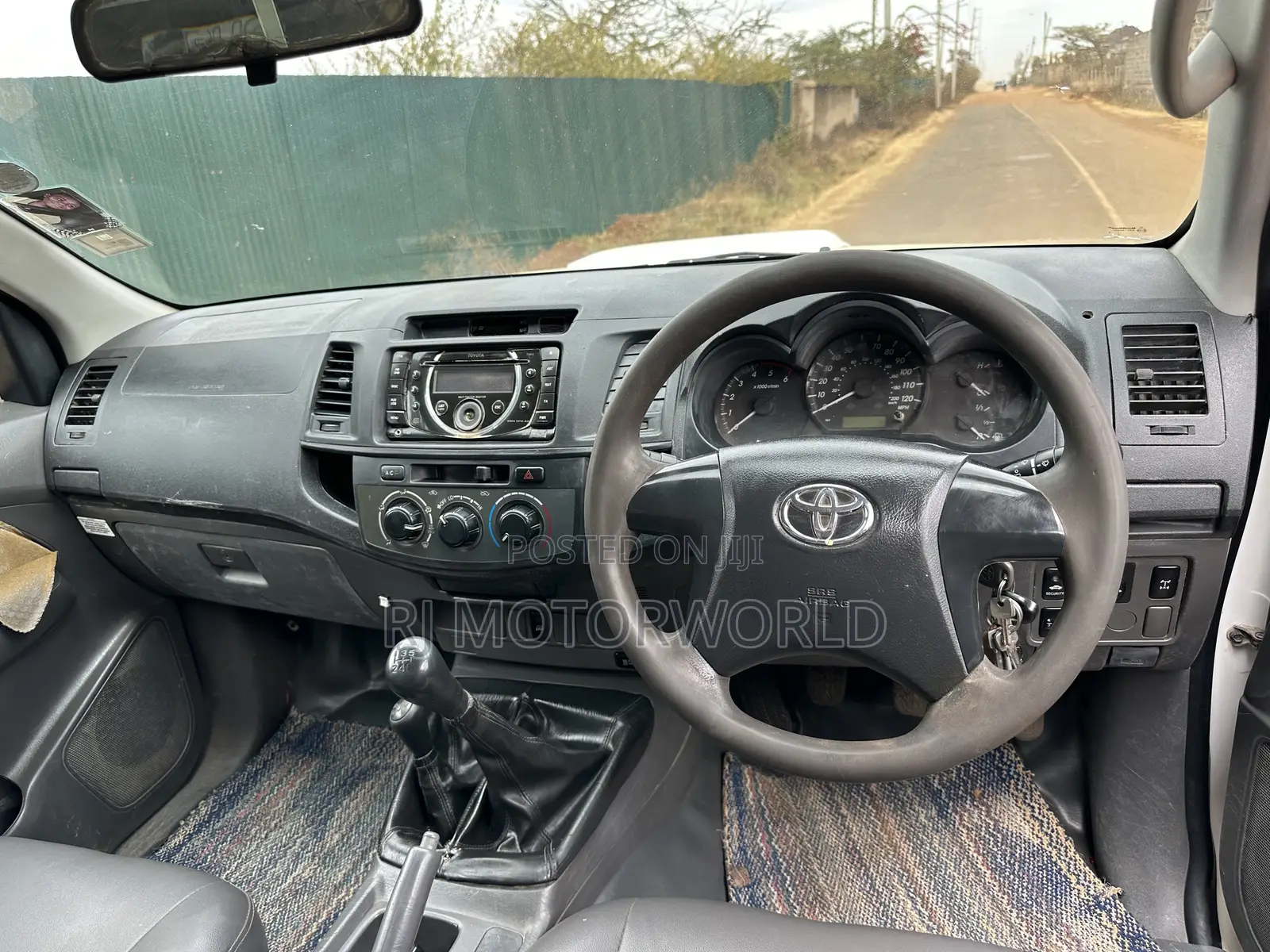 Toyota Hilux 2013 White