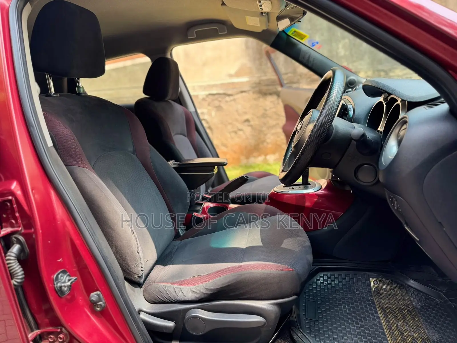 Nissan Juke 2011 Red