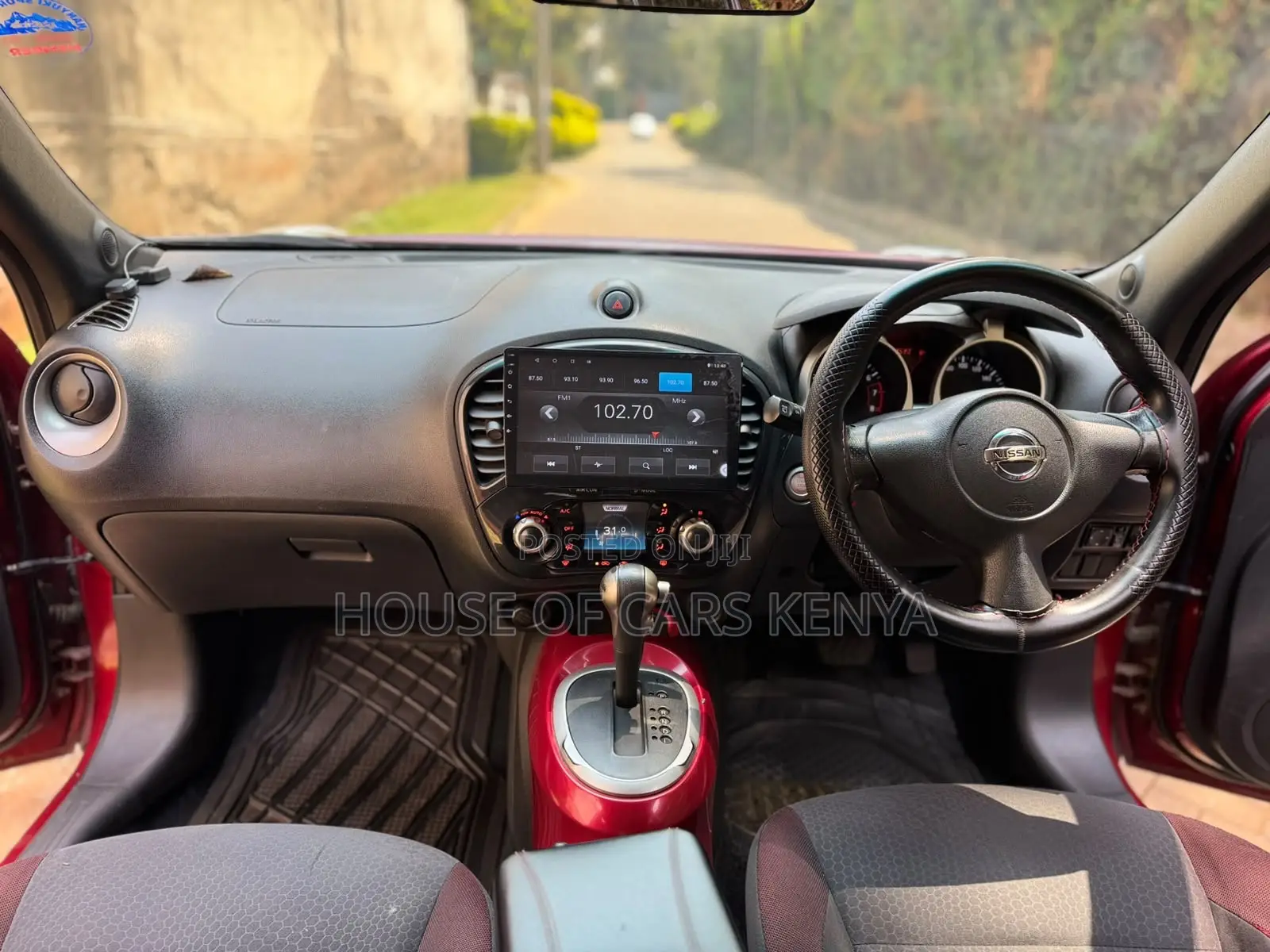 Nissan Juke 2011 Red