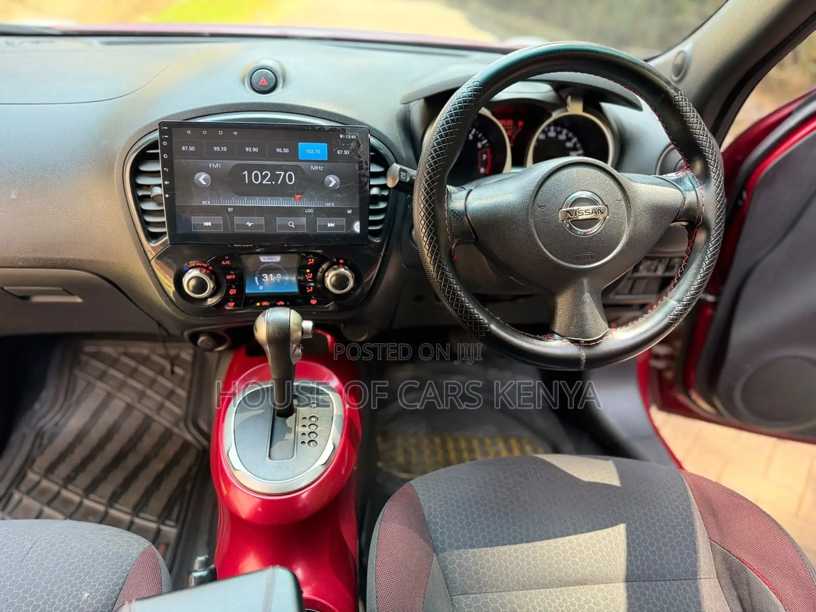 Nissan Juke 2011 Red