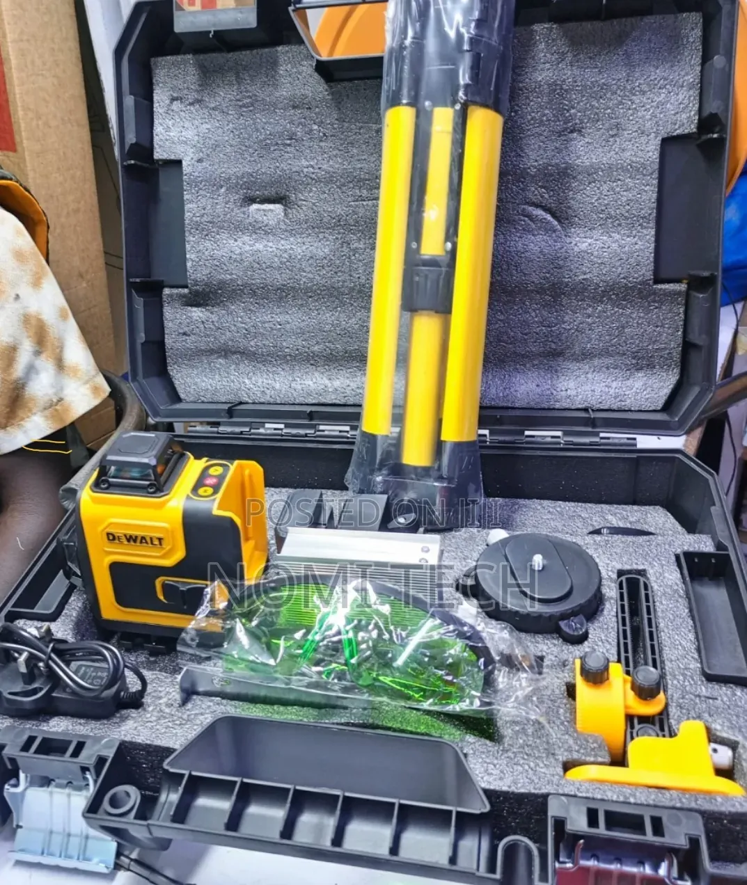 Dewalt Laser Level Kit/Professional Measuring Tool