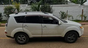 Mitsubishi Outlander 2009 White