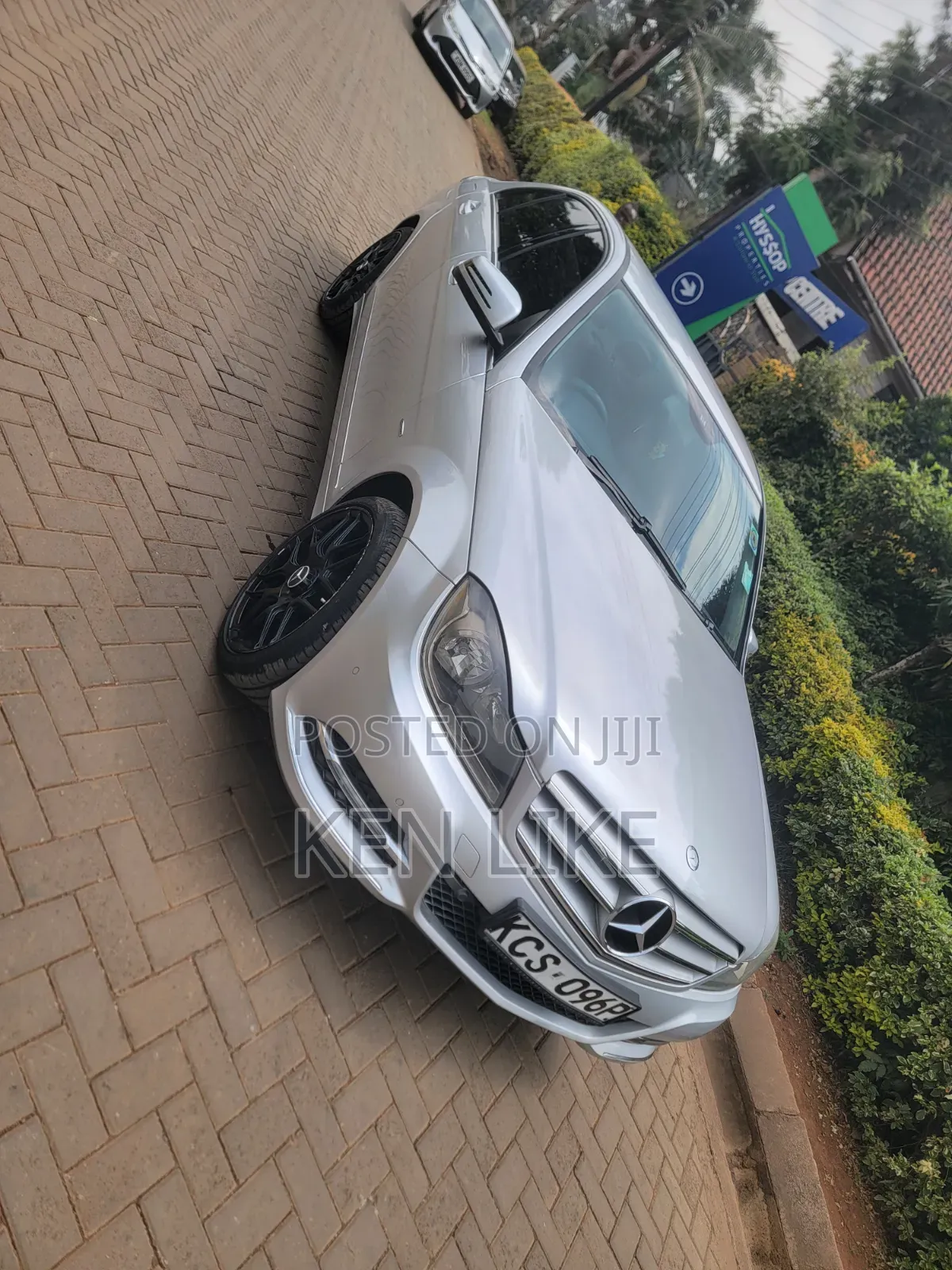Mercedes-Benz C200 2011 Silver