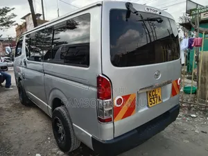 Toyota HiAce 2010 Silver