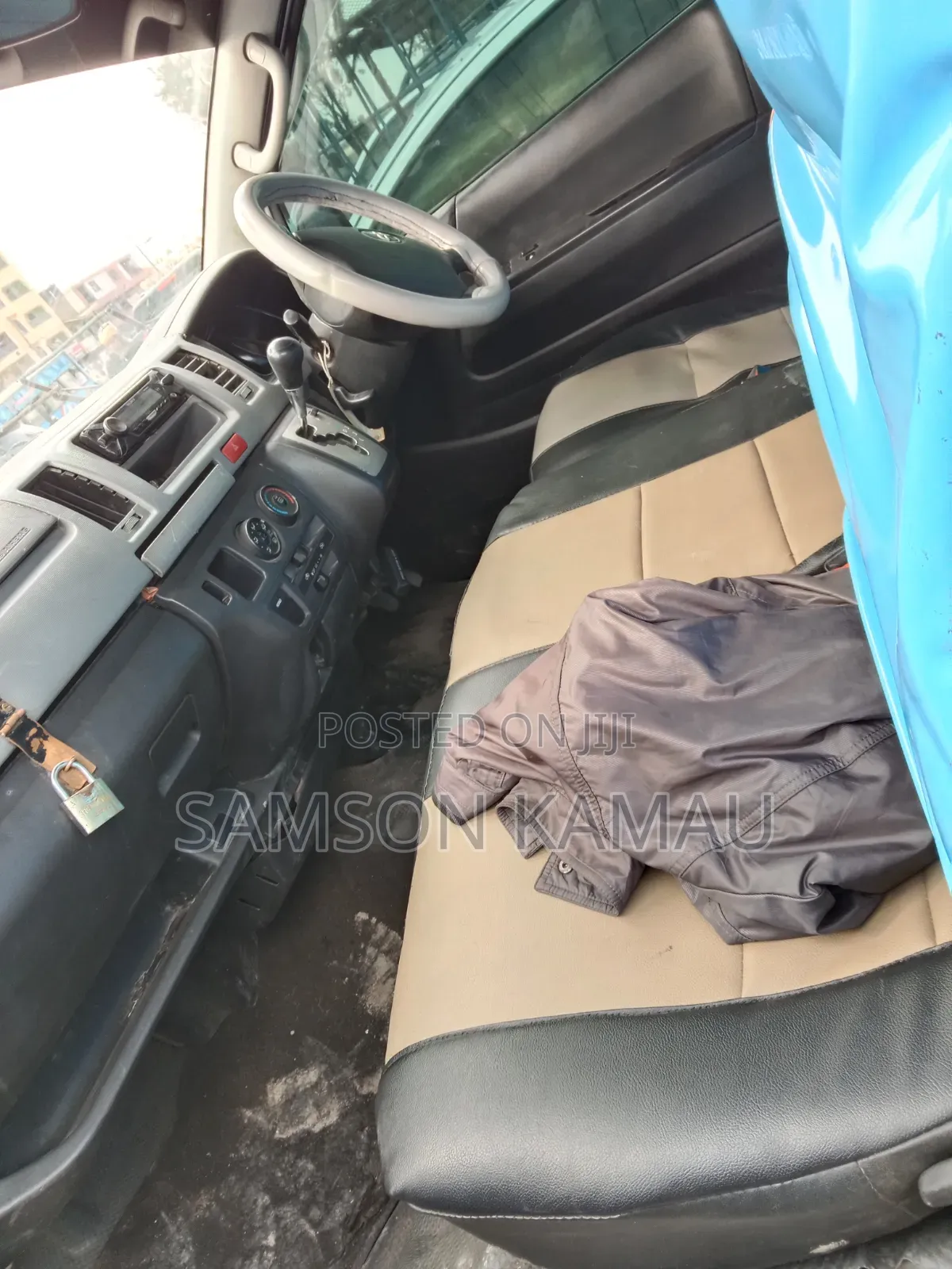 Toyota HiAce 2010 Silver