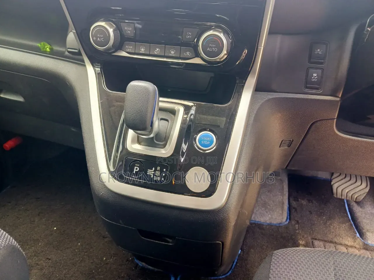 Nissan Serena 2019 Blue