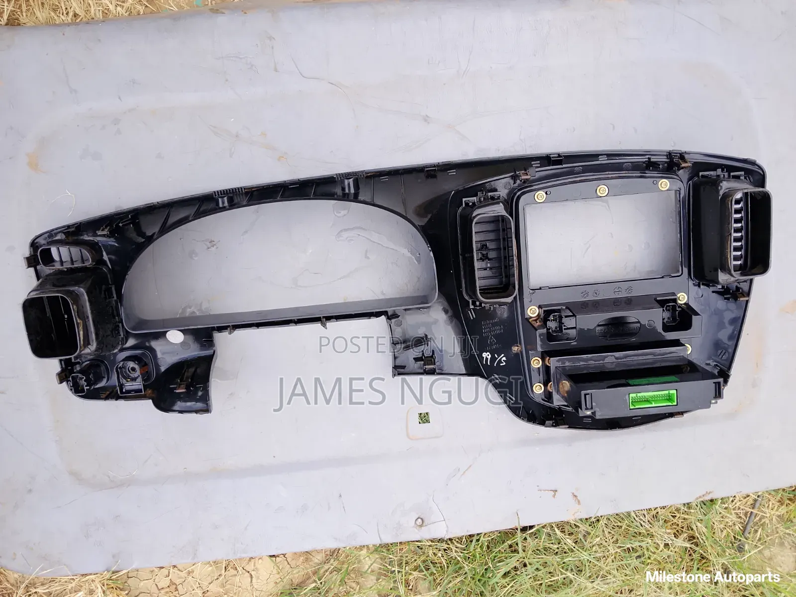 Ford Escape Radio Console